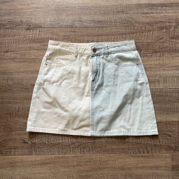 ONLY two-toned denim mini skirt, 5 pockets, light wash/white denim - Picture 1 of 3